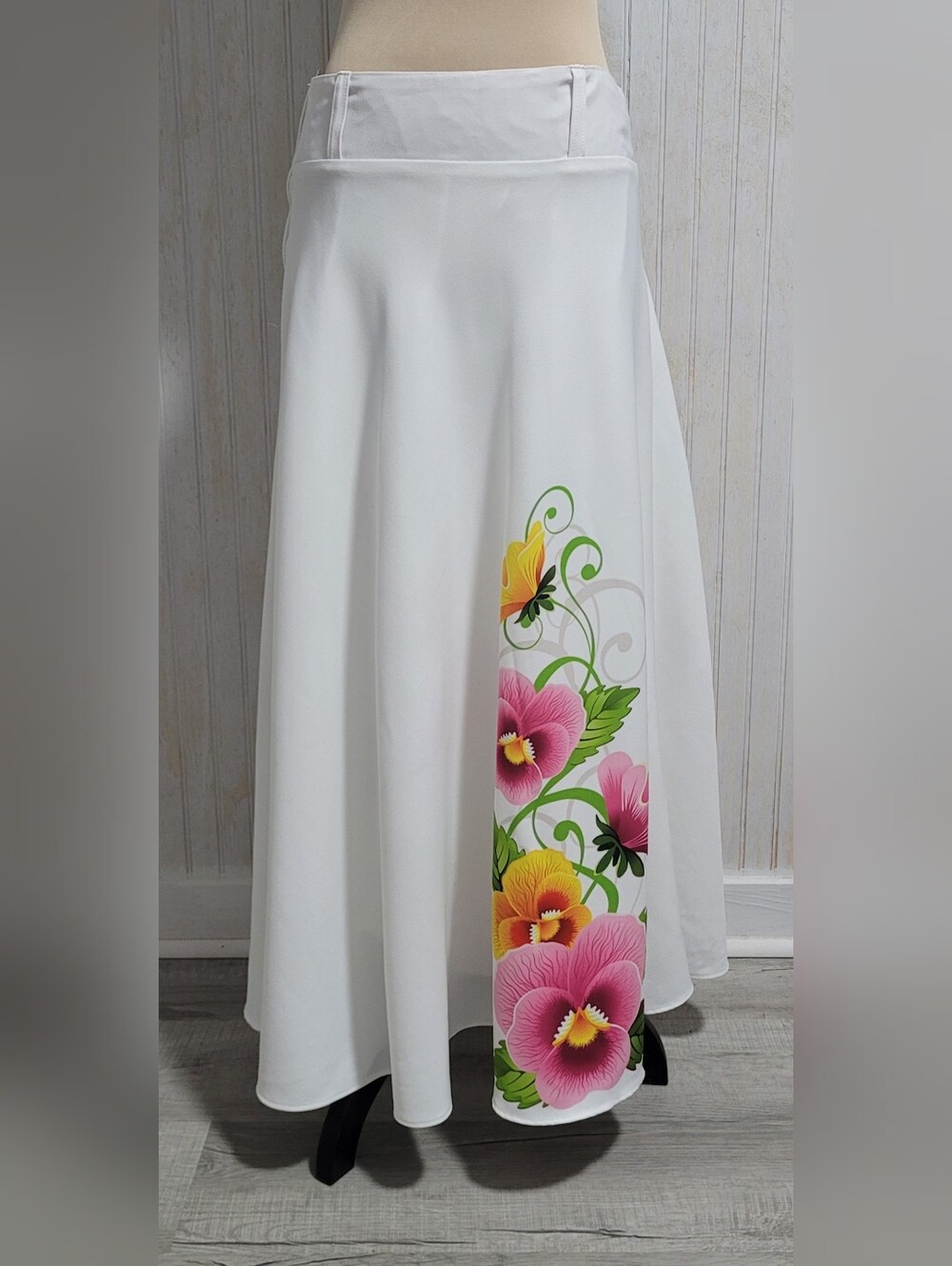 Vintage 1980s Doris Cartagena White Floral Skirt Size Medium